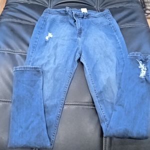 😍Encore Women's distressed jeans😍